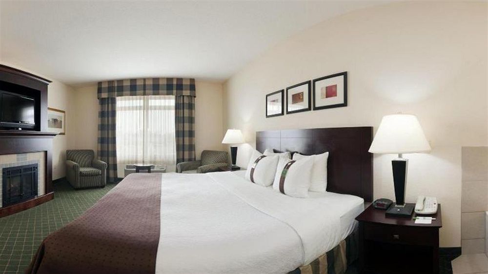 Holiday Inn Conference Center Marshfield, An Ihg Hotel Extérieur photo